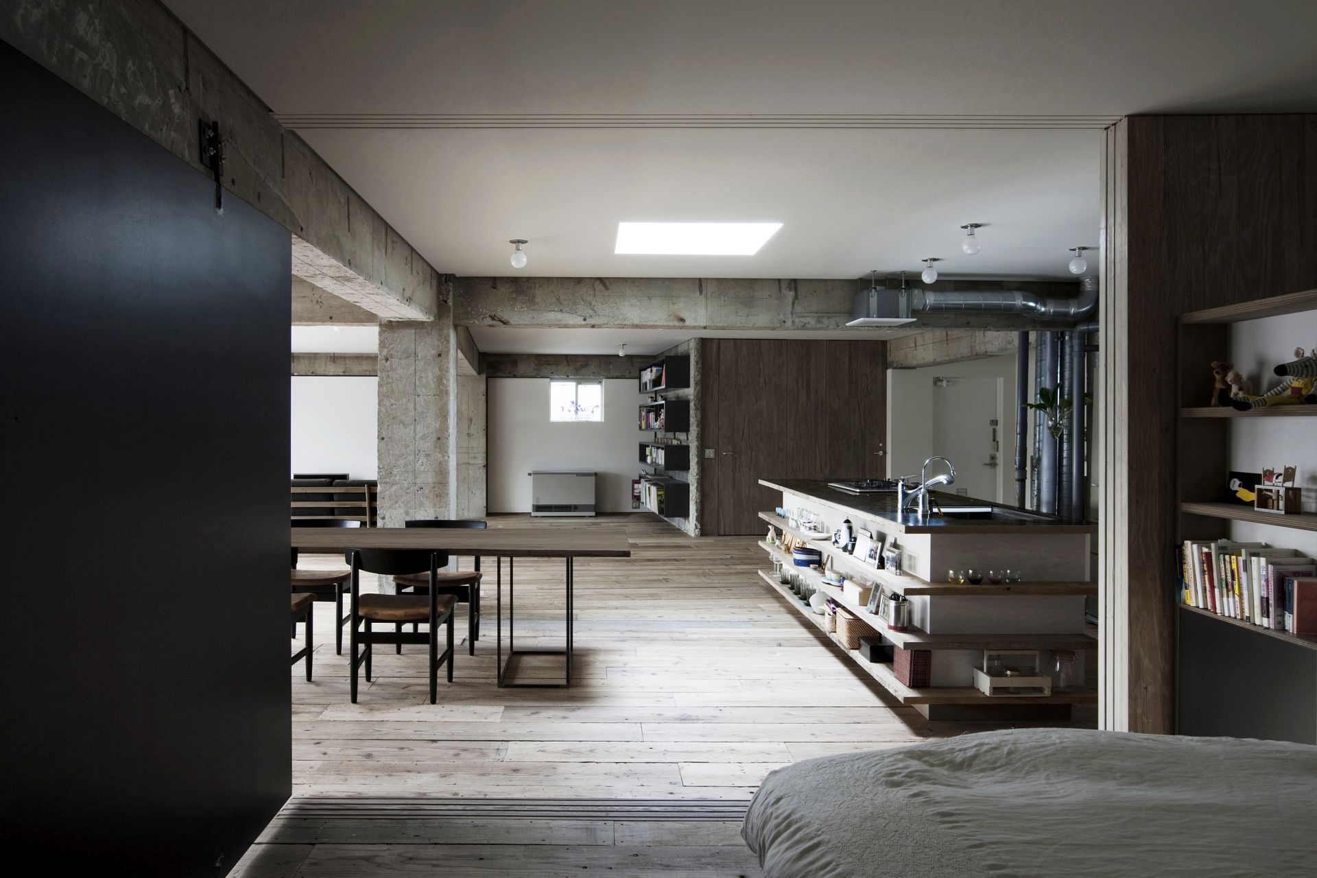 Oferta-PFL-BRZOZA-OJCOW-CIEMNA-METALLIC-BROWN-m W kuchni w stylu loftowym